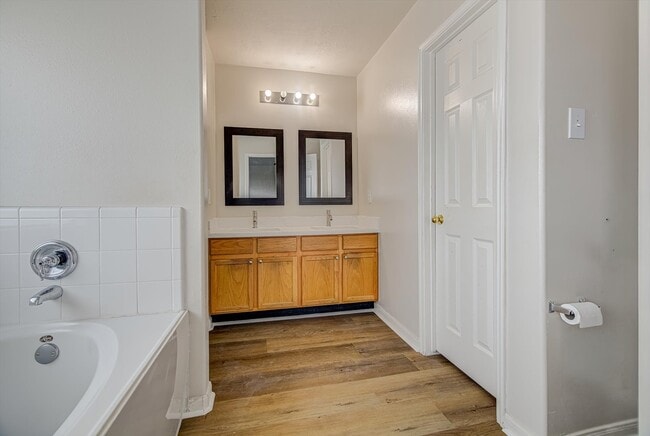 Building Photo - 13983 Maximos Dr