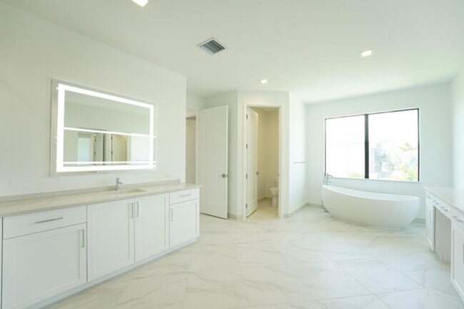 Building Photo - 9099 Silver Marsh Ln