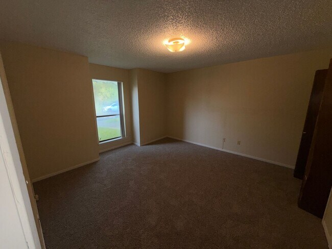 Building Photo - 5118 Middlecoff Cir