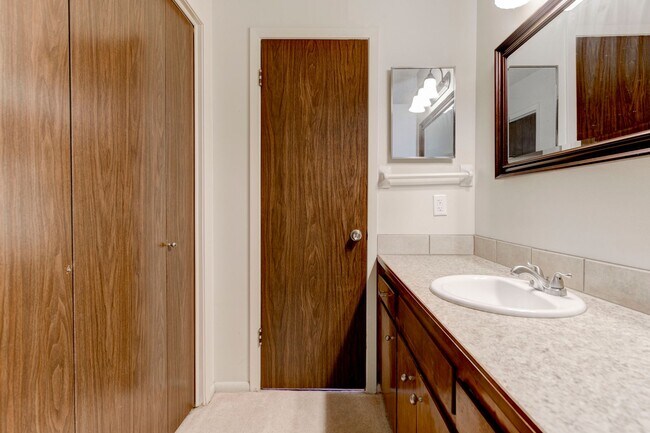 Building Photo - 303 Manning Dr