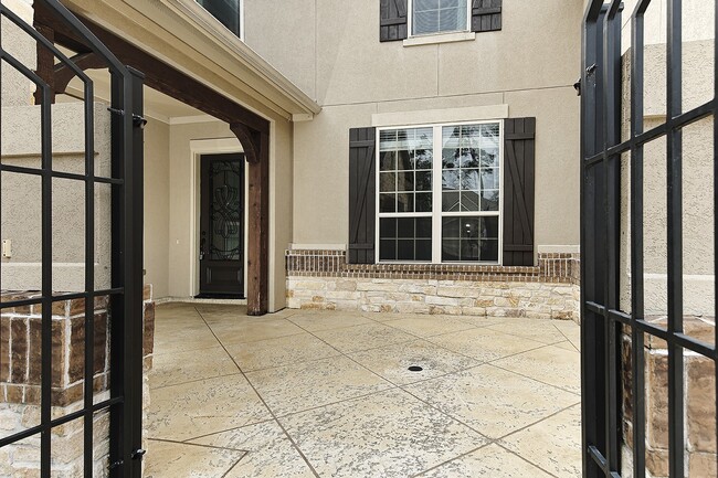 Building Photo - 27 Tioga Pl