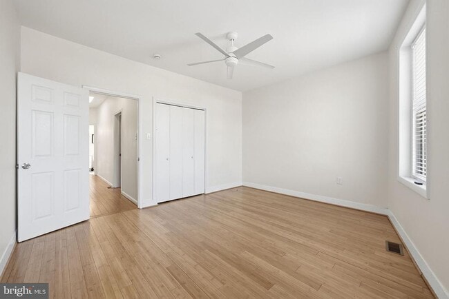 Building Photo - 707 15th St NE