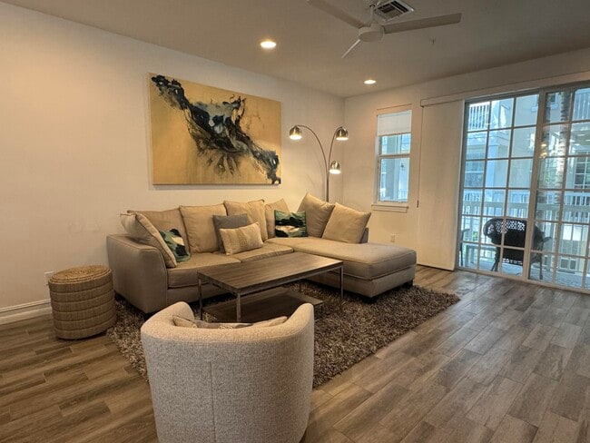 Building Photo - 101 E Coda Cir