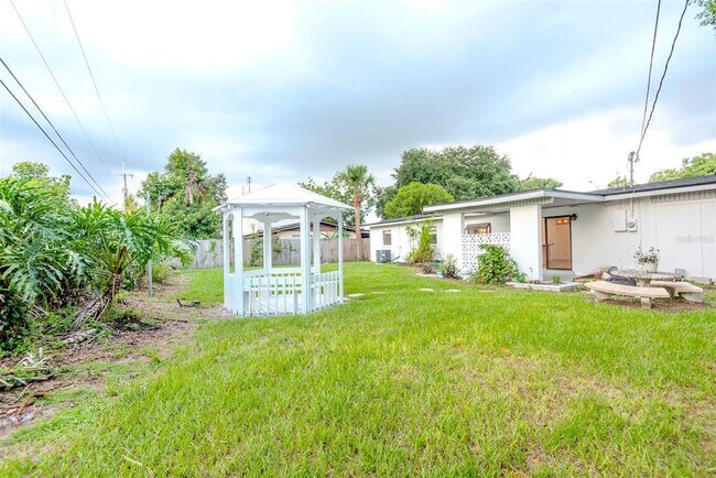 Building Photo - 6440 Greylynne St