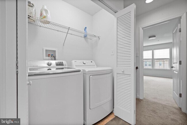 Building Photo - 110 Topaz Dr