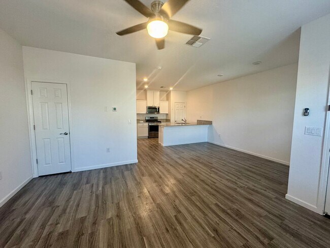 Building Photo - 401 Autumn Breeze Cir