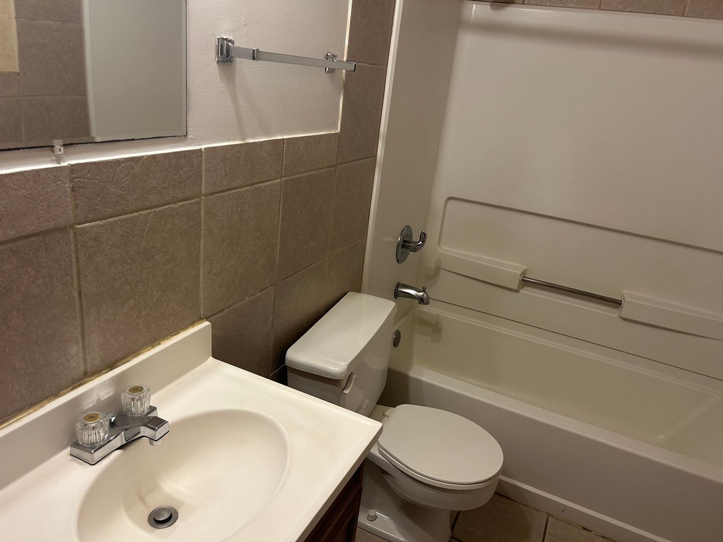 Building Photo - 417 S Highland Ave