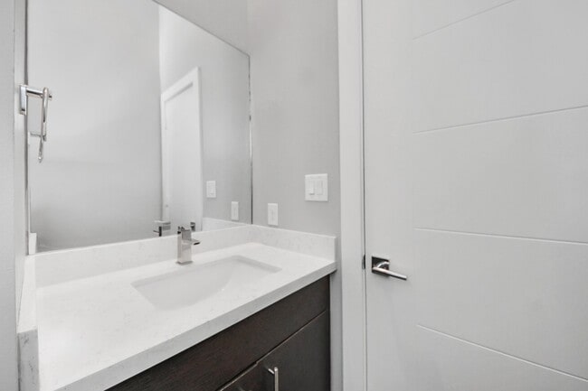 Building Photo - 3204 Sherman St