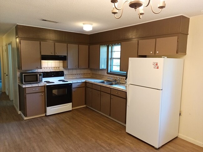 Building Photo - LEASED- 3/1 Home for lease @205 Trailwood,...