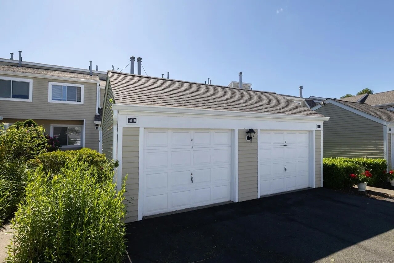 Building Photo - 609 Longfellow Dr