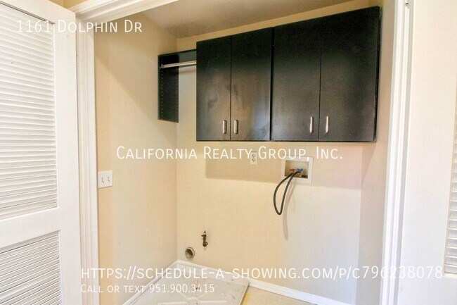 Building Photo - 1161 Dolphin Dr