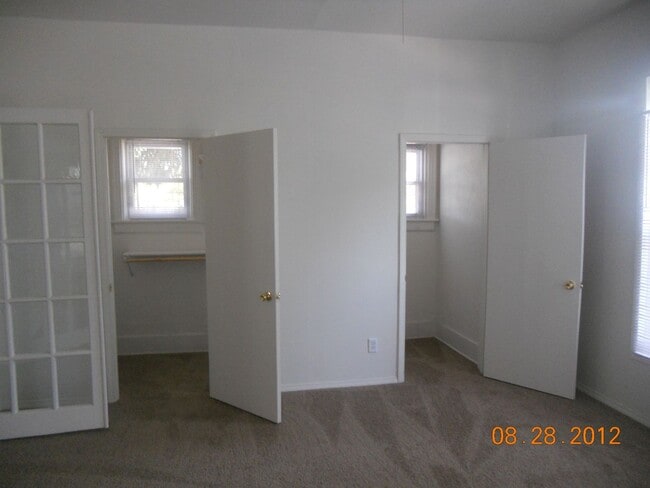 Building Photo - 417 Crooks Ave