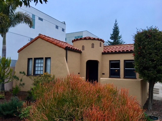 Building Photo - 1558 S Carmelina Ave