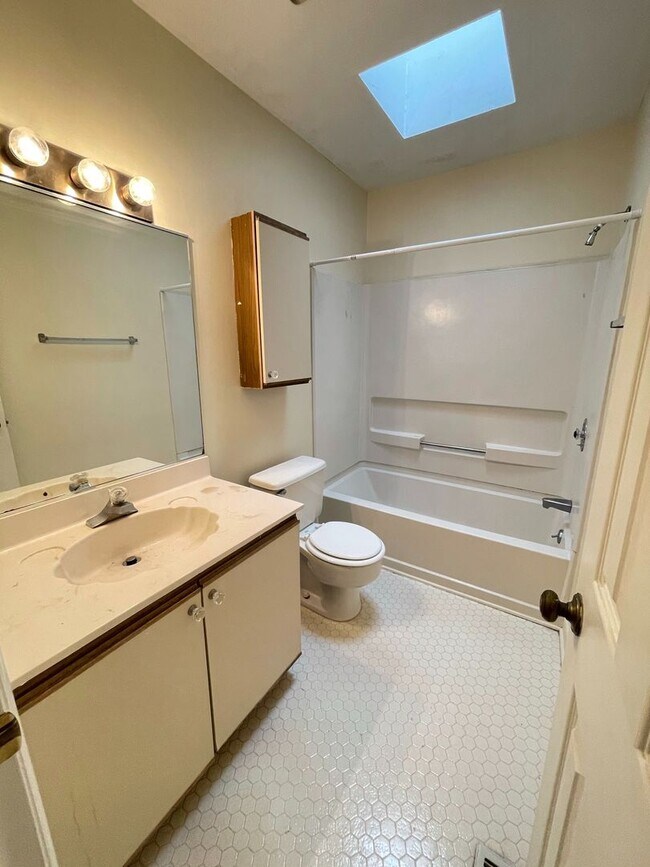 Building Photo - Spacious 3 bedroom in Finley Forest offers convenient location and neighborhood amenities