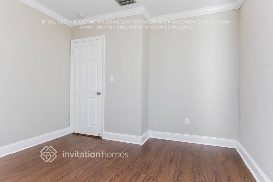 Building Photo - 10331 NW 18th Pl