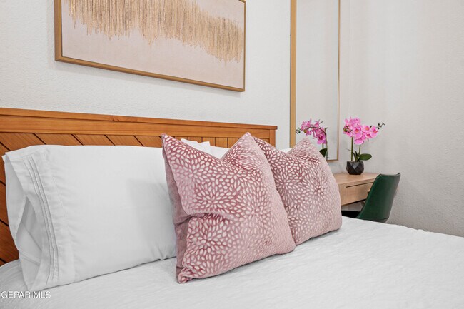 Building Photo - 12120 Desert Quail Ave