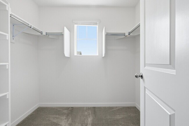 Building Photo - $2,595.95- 3 Bed, 2.5 Bath Home in Loveland with Central AC, and In Unit Laundry!