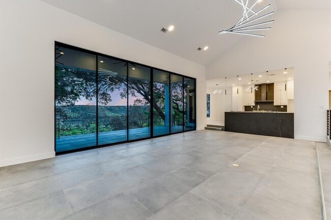 Building Photo - 9409 Bell Mountain Dr
