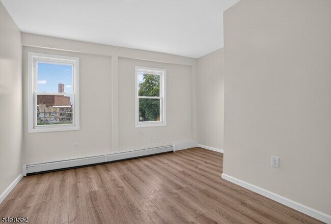 Building Photo - 518 Springfield Ave