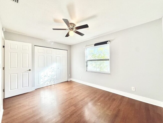 Building Photo - 6475 Cedarbrook Dr