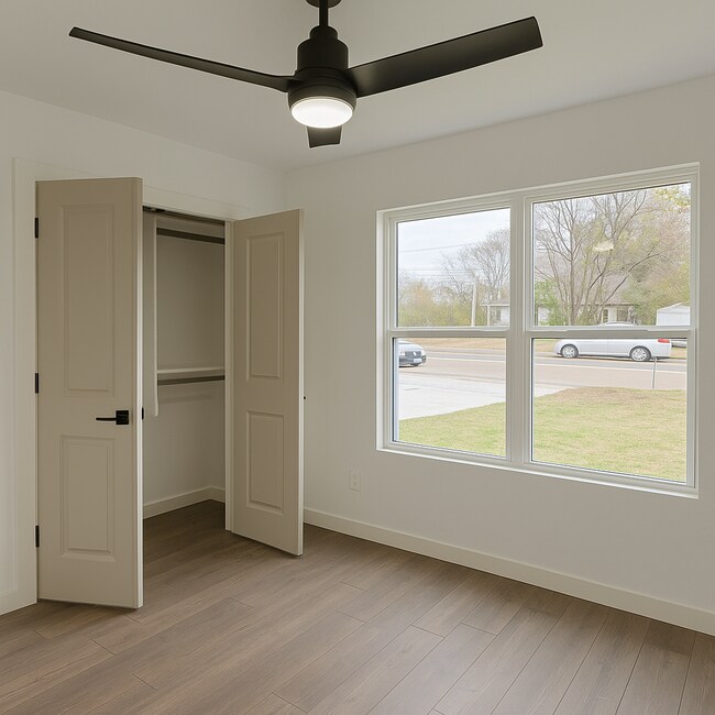 Building Photo - 303 E Virgin St