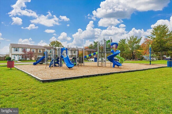 Building Photo - 7167 Glenmeadow Ct