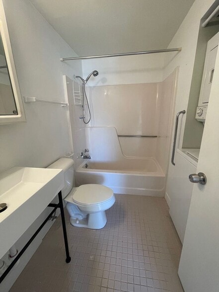 Building Photo - 51 S 86th St