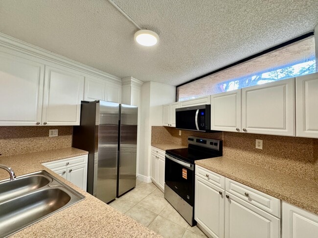 Building Photo - 8189 Severn Dr