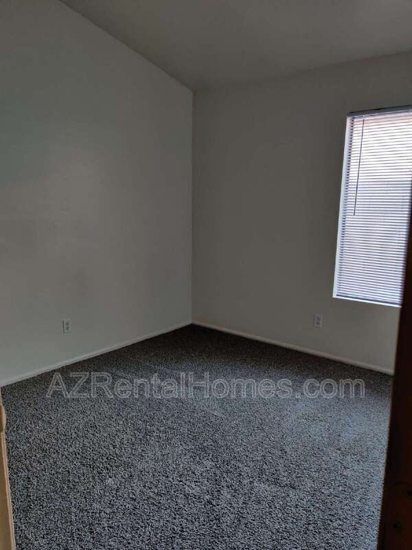 Building Photo - 493 E Cantebria Dr