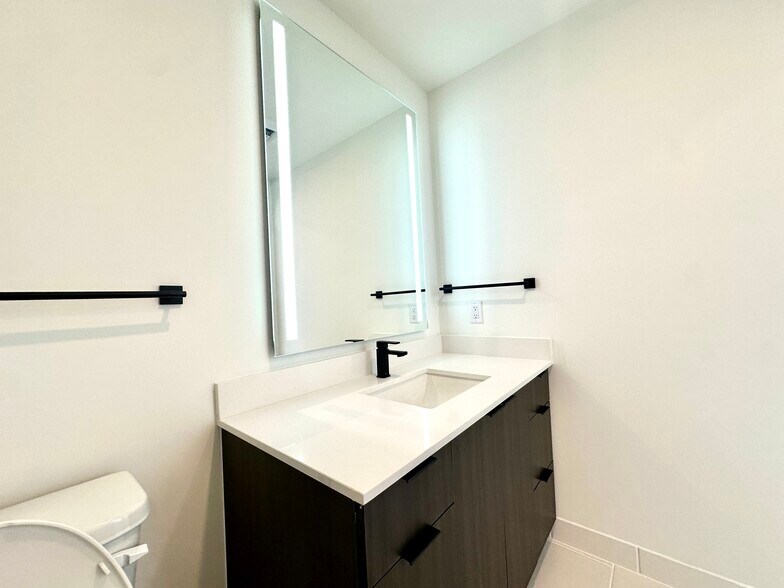 Building Photo - 130 NE 23rd St