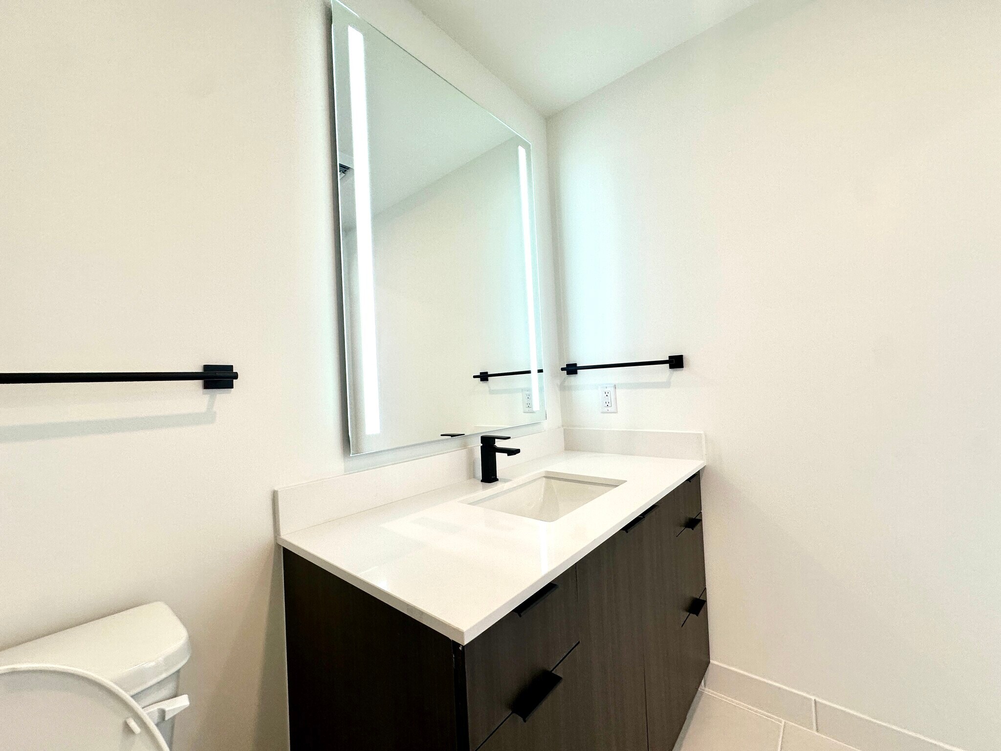 Building Photo - 130 NE 23rd St