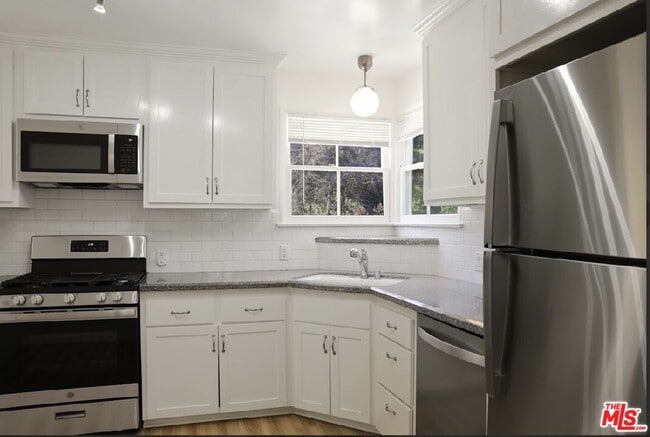 Building Photo - 4085 Van Buren Pl