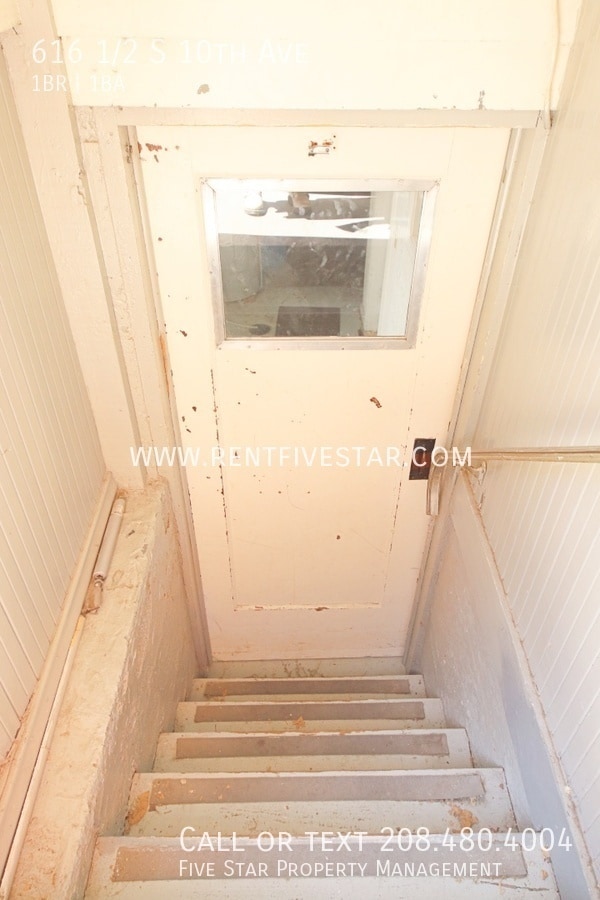 Building Photo - 616 1/2 S 10th Ave-