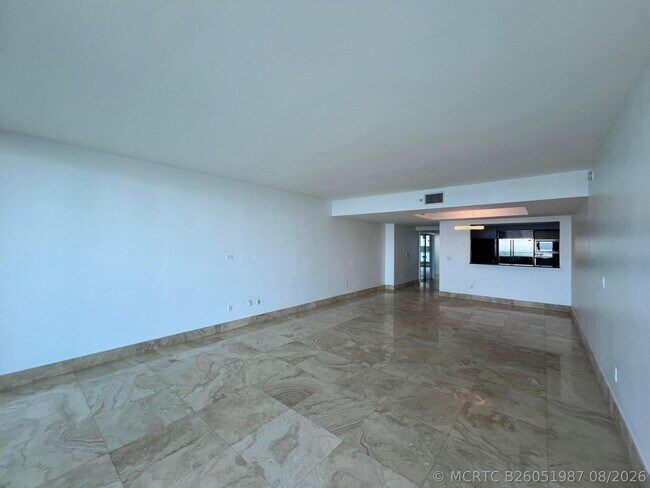 Building Photo - 1331 Brickell Bay Dr