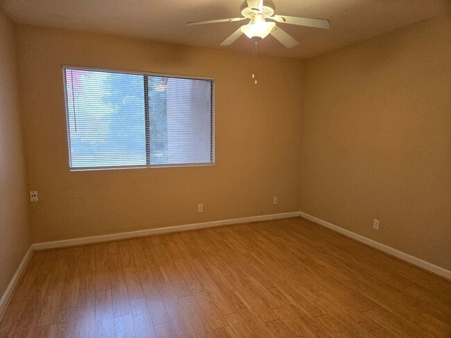 Building Photo - 2950 Niagra #262 - Turlock Condo