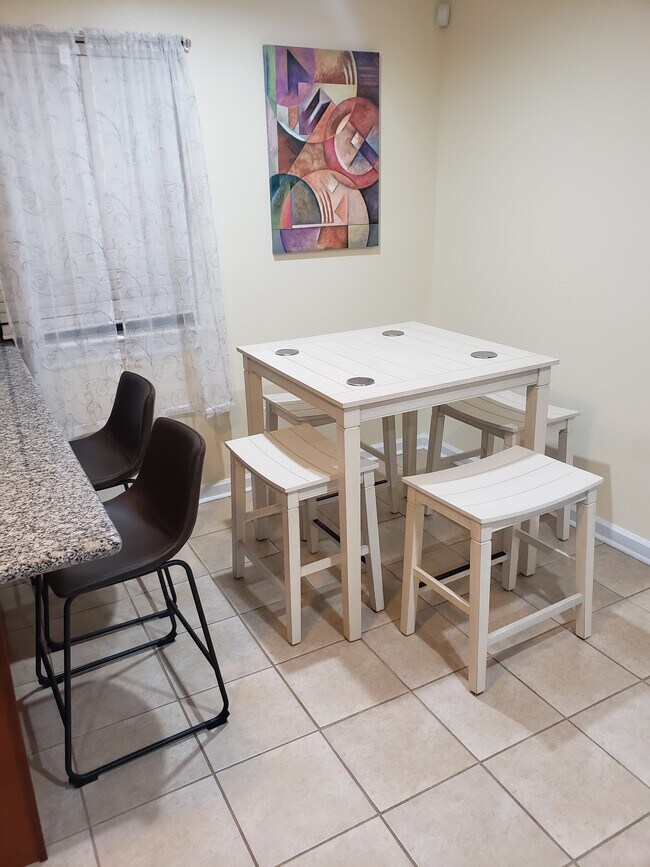 Dining - 1735 King Dr
