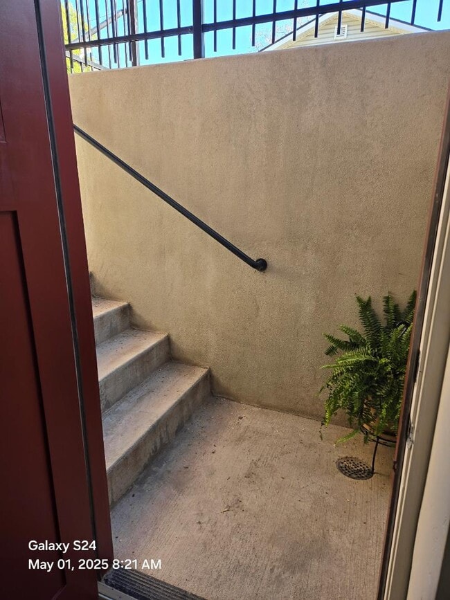 Building Photo - 309 E 200 S