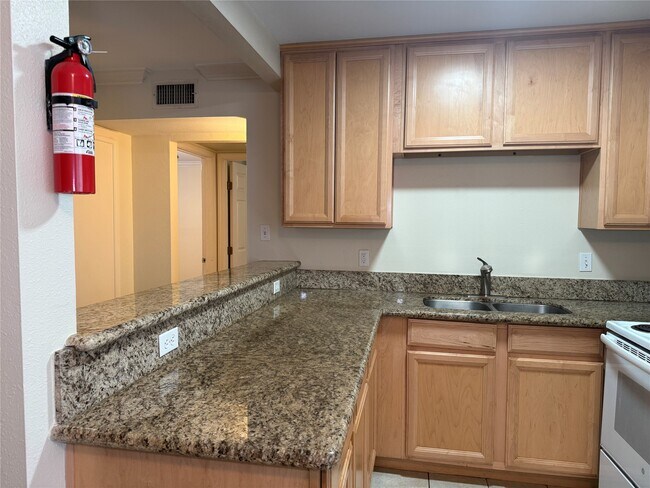 Building Photo - 1530 Heights Blvd