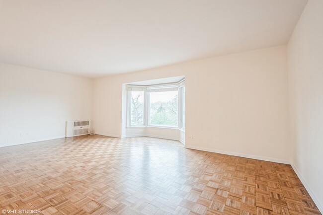 Building Photo - 2400 Archbury Ln