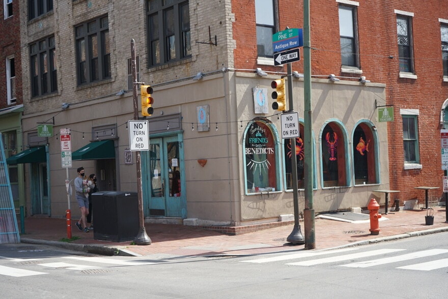 Building Photo - 320 S Juniper St