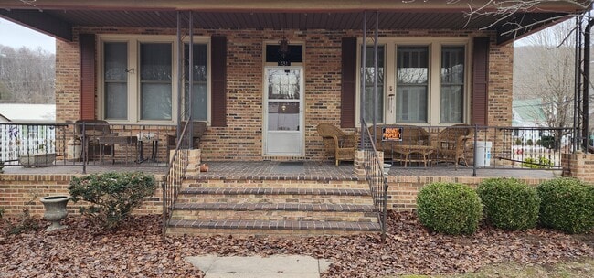 Building Photo - Anderson House