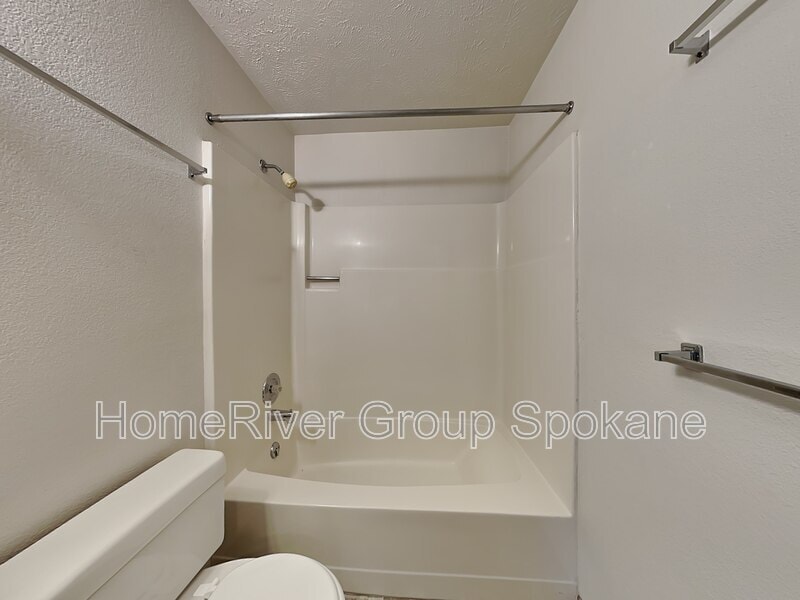 Building Photo - 29 E Mayfair Ct