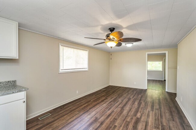 Building Photo - Fully Renovated 2BR Home in Dora, AL — Mod...