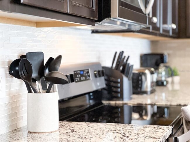 Building Photo - 2442 Dubai St