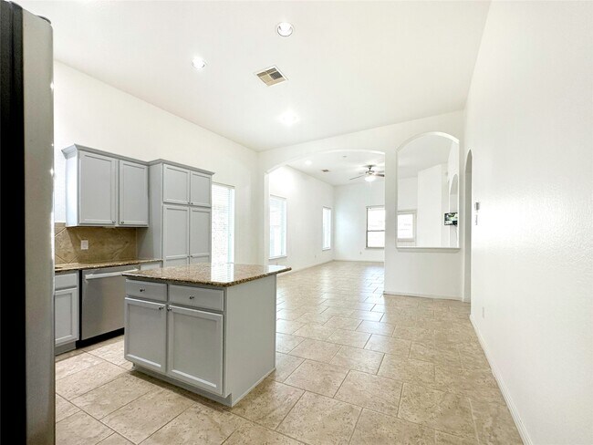 Building Photo - 18514 Magnolia Dell Dr