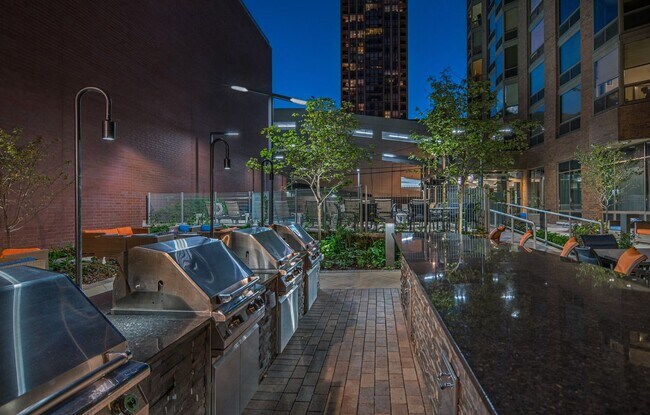 Building Photo - 1138 N Dearborn St