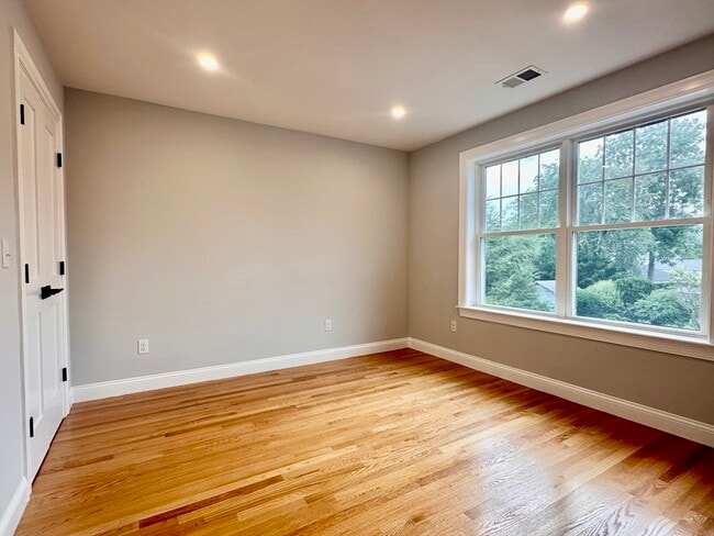 Building Photo - 71 Bolivar St