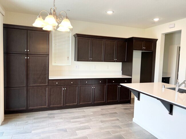 Building Photo - 3/2.5 In North Clovis Near Buchanan High School