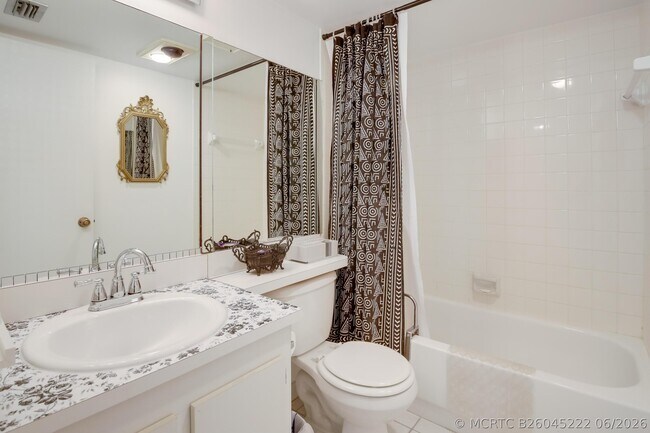 Building Photo - 3154 Via Poinciana