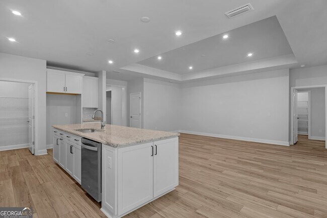 Building Photo - 267 Dendron Dr